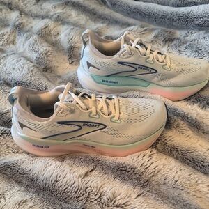 Brooks Glycerin GTS 22 women’s 7.5